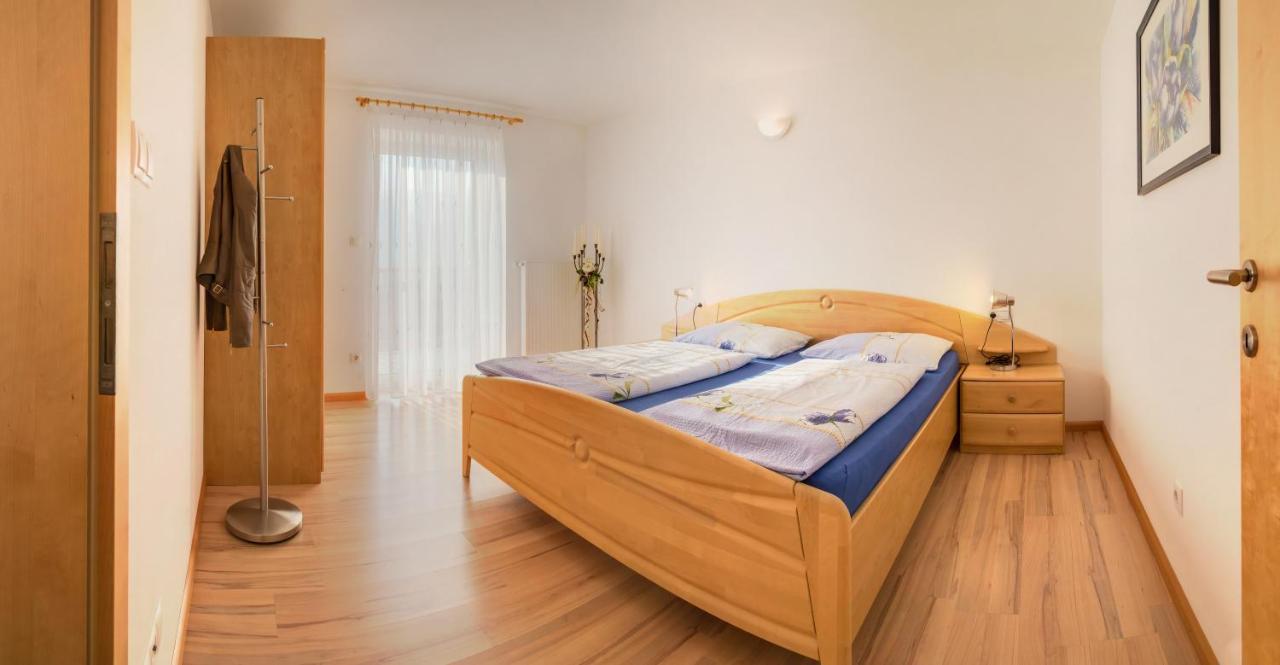 St. Urbanhof Apartment แตร์เมโน ภายนอก รูปภาพ
